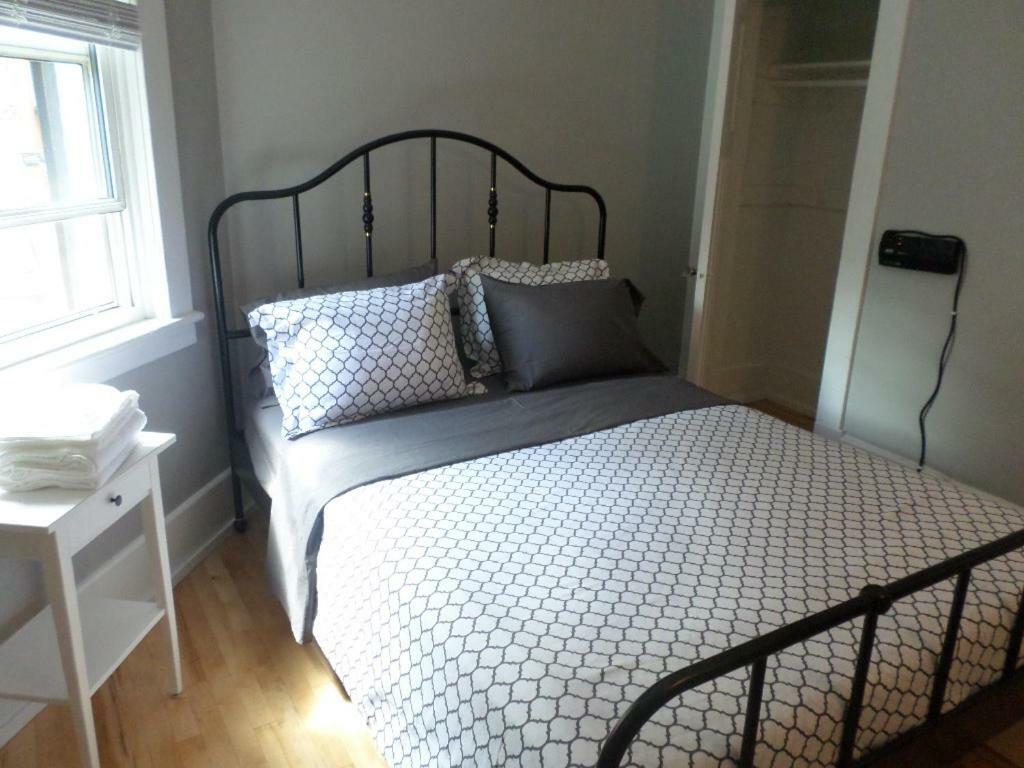 Beautiful, Clean, Quiet 2 Br-In Downtown Ottawa. Parking, Wifi And Netflix Included Apartment Luaran gambar