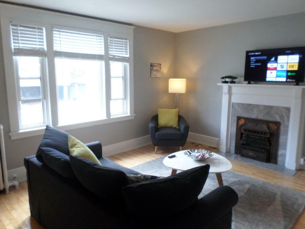 Beautiful, Clean, Quiet 2 Br-In Downtown Ottawa. Parking, Wifi And Netflix Included Apartment Luaran gambar