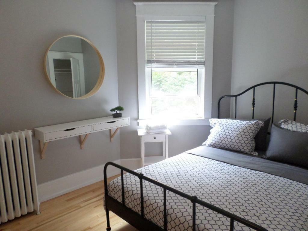 Beautiful, Clean, Quiet 2 Br-In Downtown Ottawa. Parking, Wifi And Netflix Included Apartment Luaran gambar