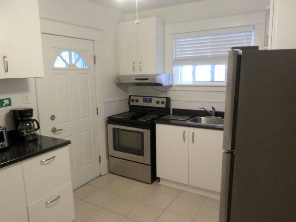 Beautiful, Clean, Quiet 2 Br-In Downtown Ottawa. Parking, Wifi And Netflix Included Apartment Luaran gambar